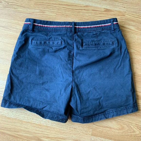 Tommy Hilfiger shorts - Picture 2 of 3